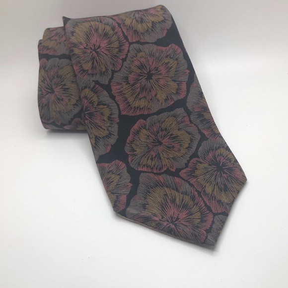 Authentic Valentino Cravatte Floral Patterned Black background Handmade Silk Tie